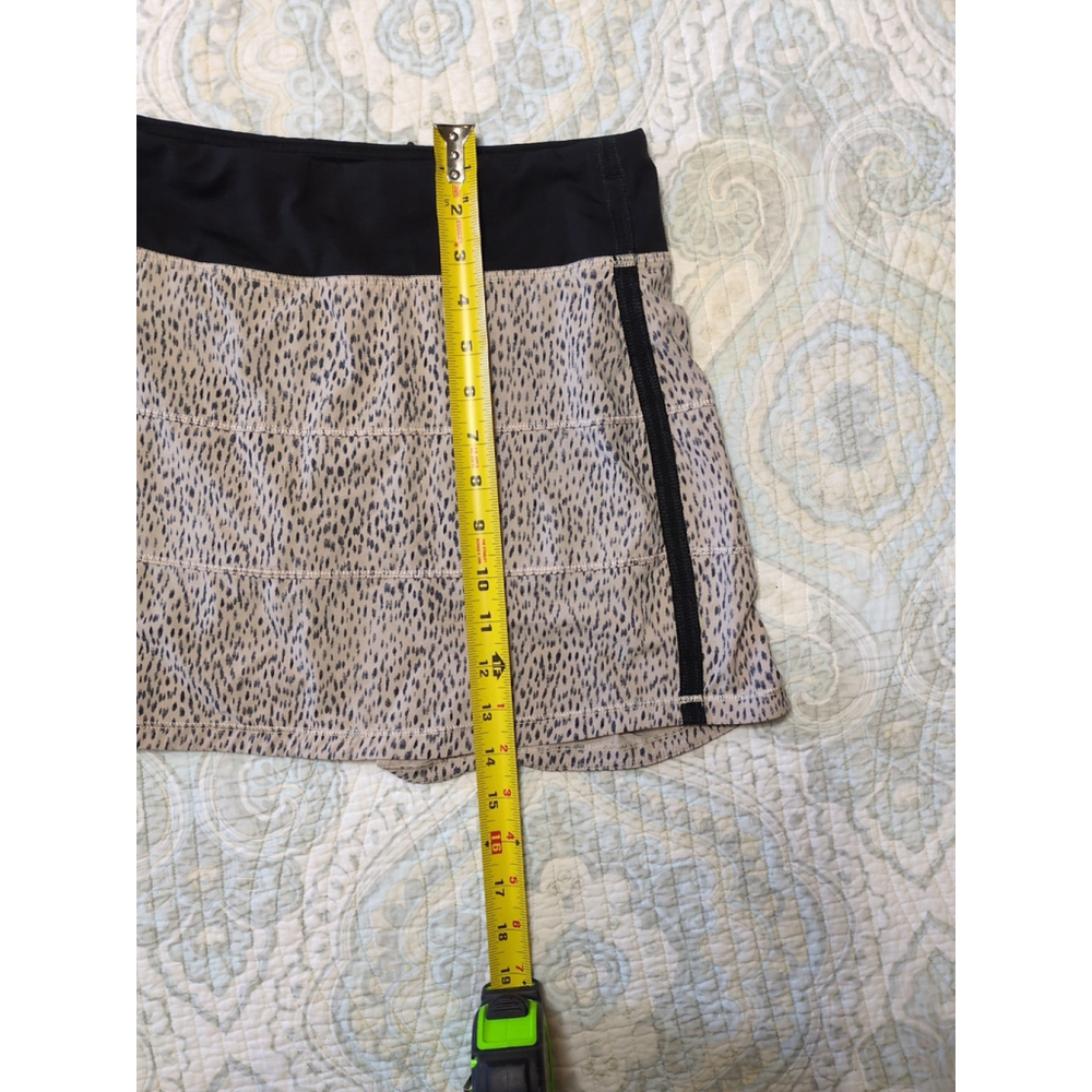 Lululemon Women's Leopard Print Skirt With Built In Shorts Size 8 - Picture 4 of 6